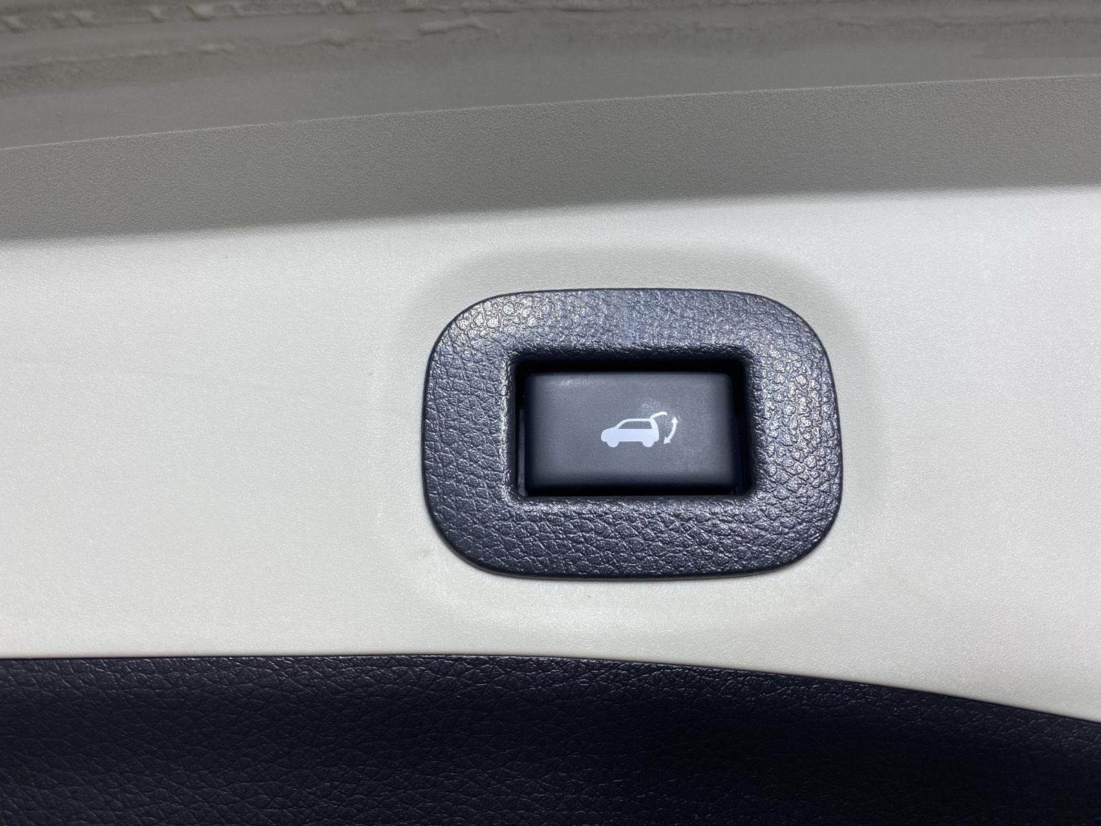 Used 2020 Pearl White Tricoat Nissan SV image 26