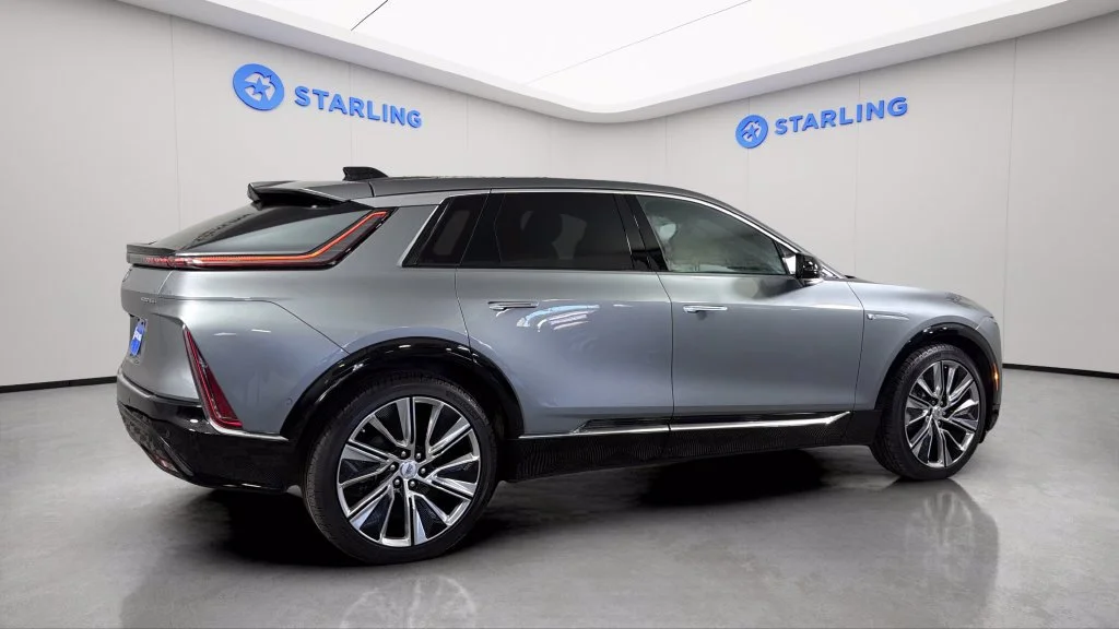 2025 Cadillac LYRIQ Luxury 3 - Photo 10