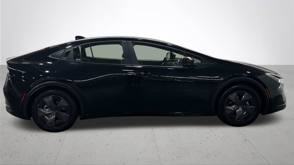 Used 2025 Midnight Black Metallic Toyota LE image 8