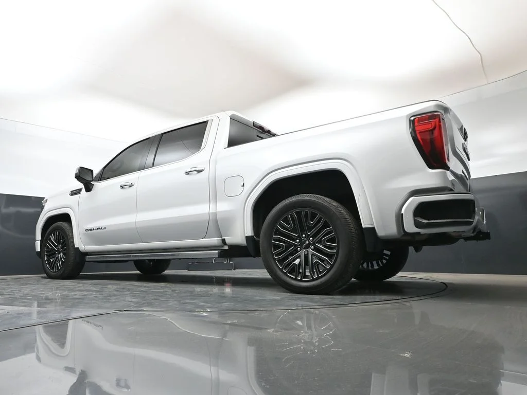 Used 2022 White GMC Denali Ultimate image 46