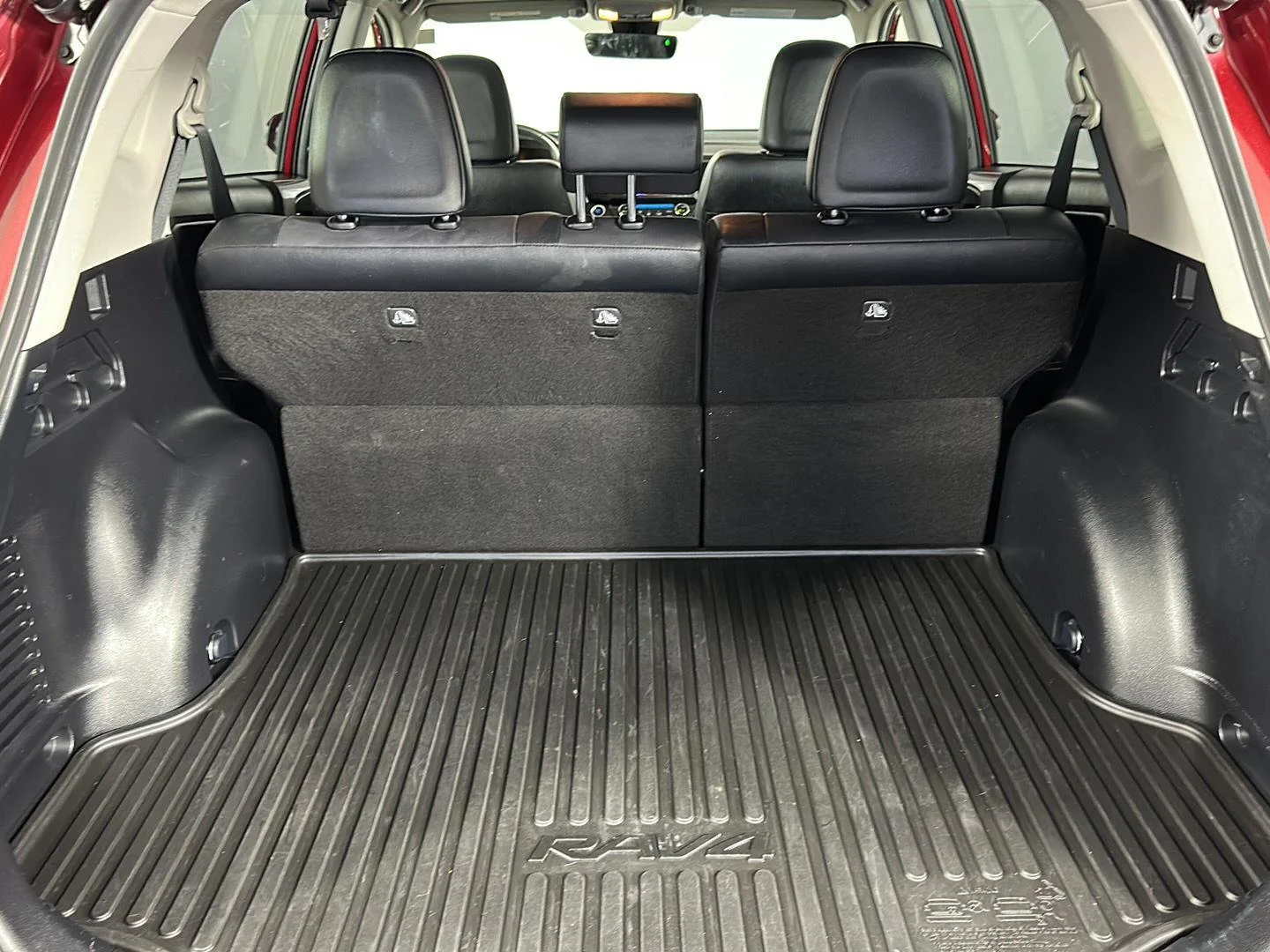Used 2018 Pearl Toyota Limited image 24