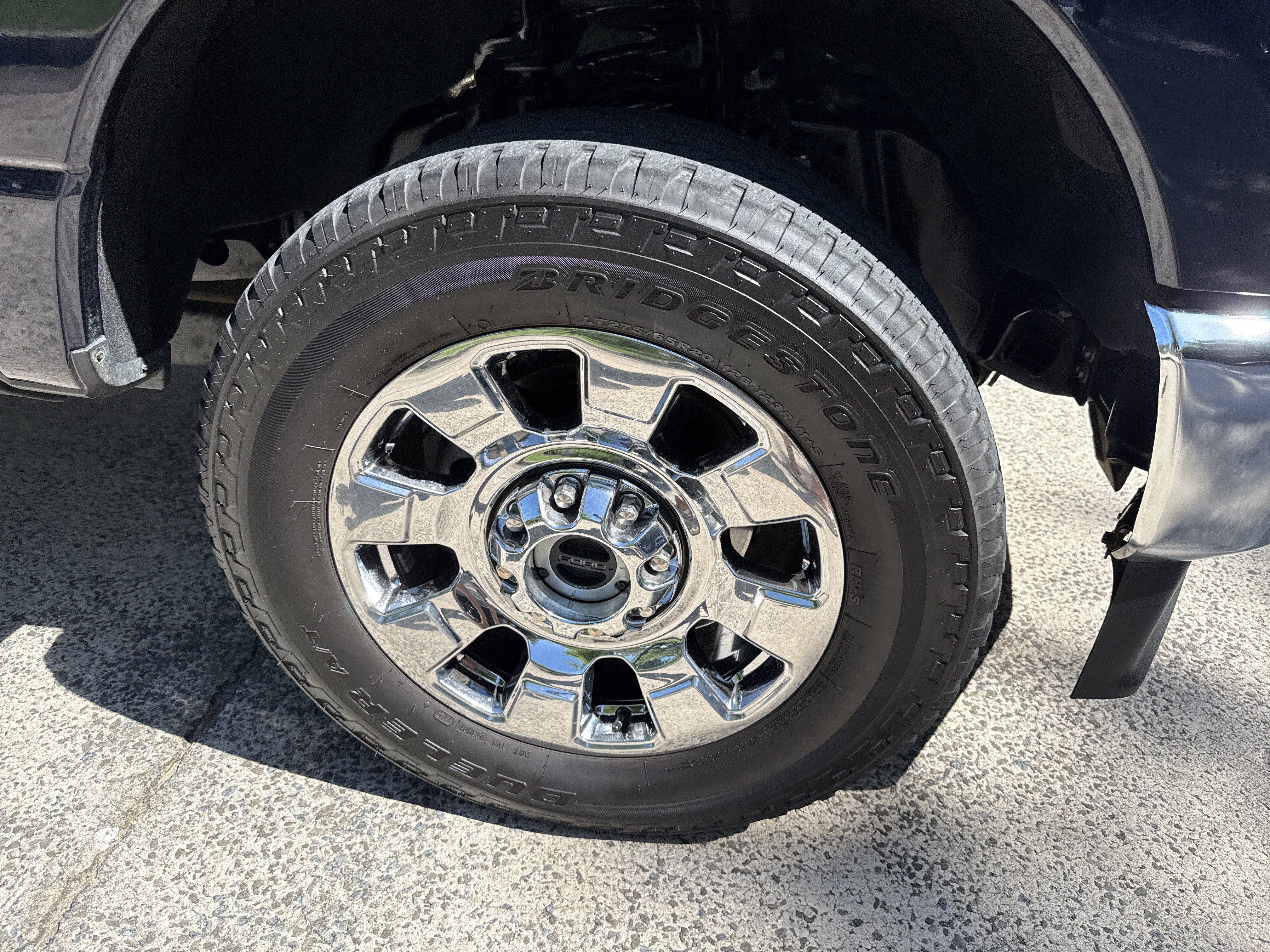 Used 2025 Blue Metallic Ford LARIAT image 14