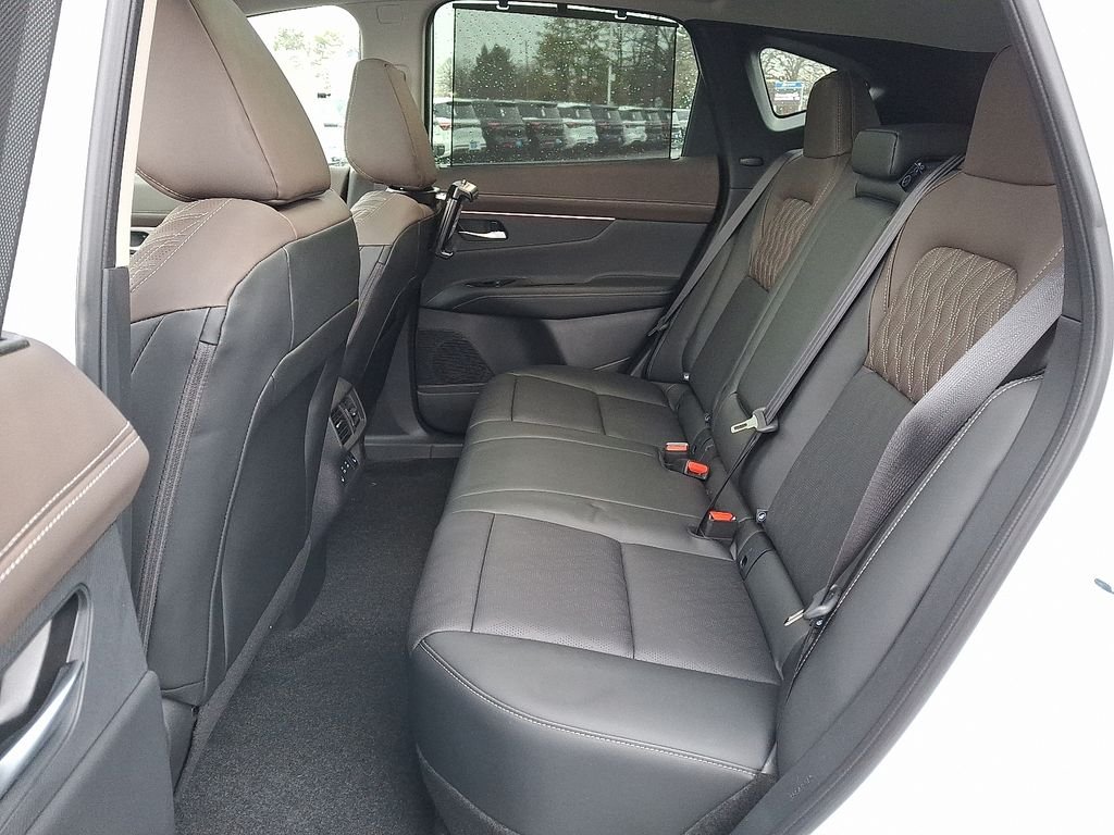 New 2026 Everest White Pearl TriCoat Nissan Platinum image 6