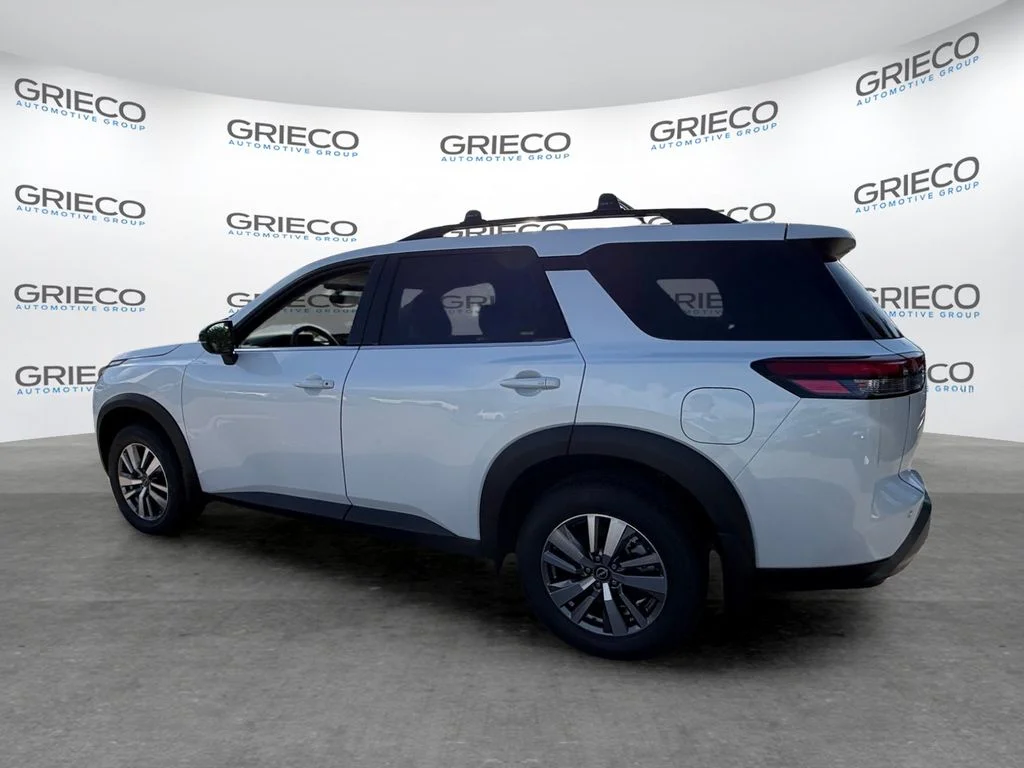 New 2026 Everest White Pearl TriCoat Nissan SL image 5