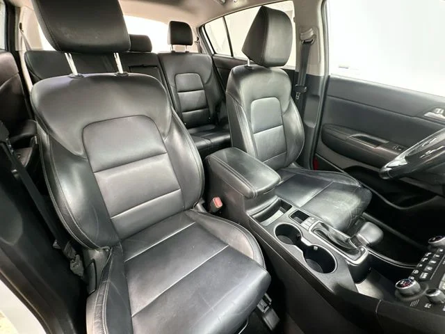 Used 2017 White Kia EX image 26