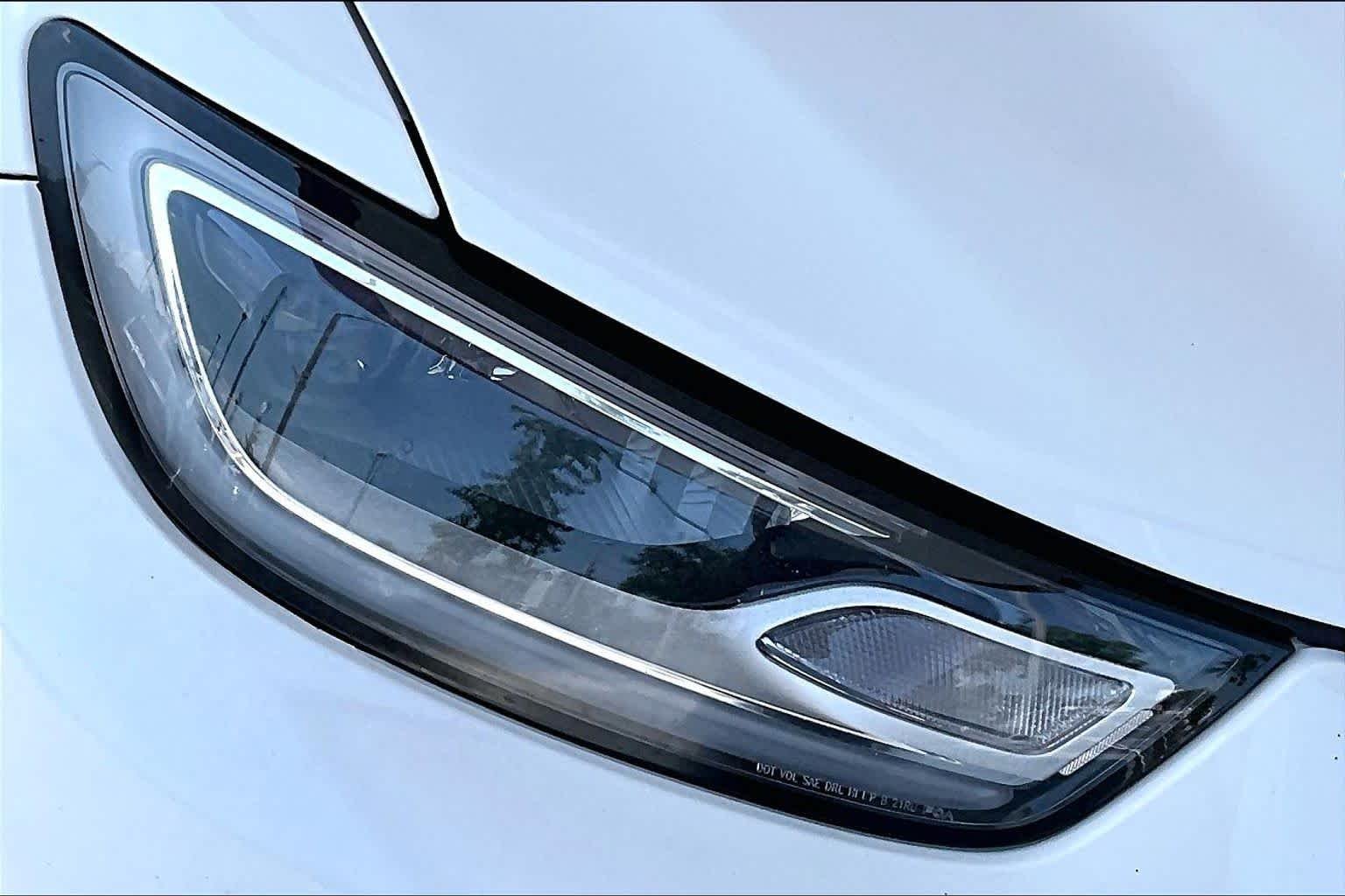 Used 2024 Bright White Clearcoat Chrysler Touring L image 28