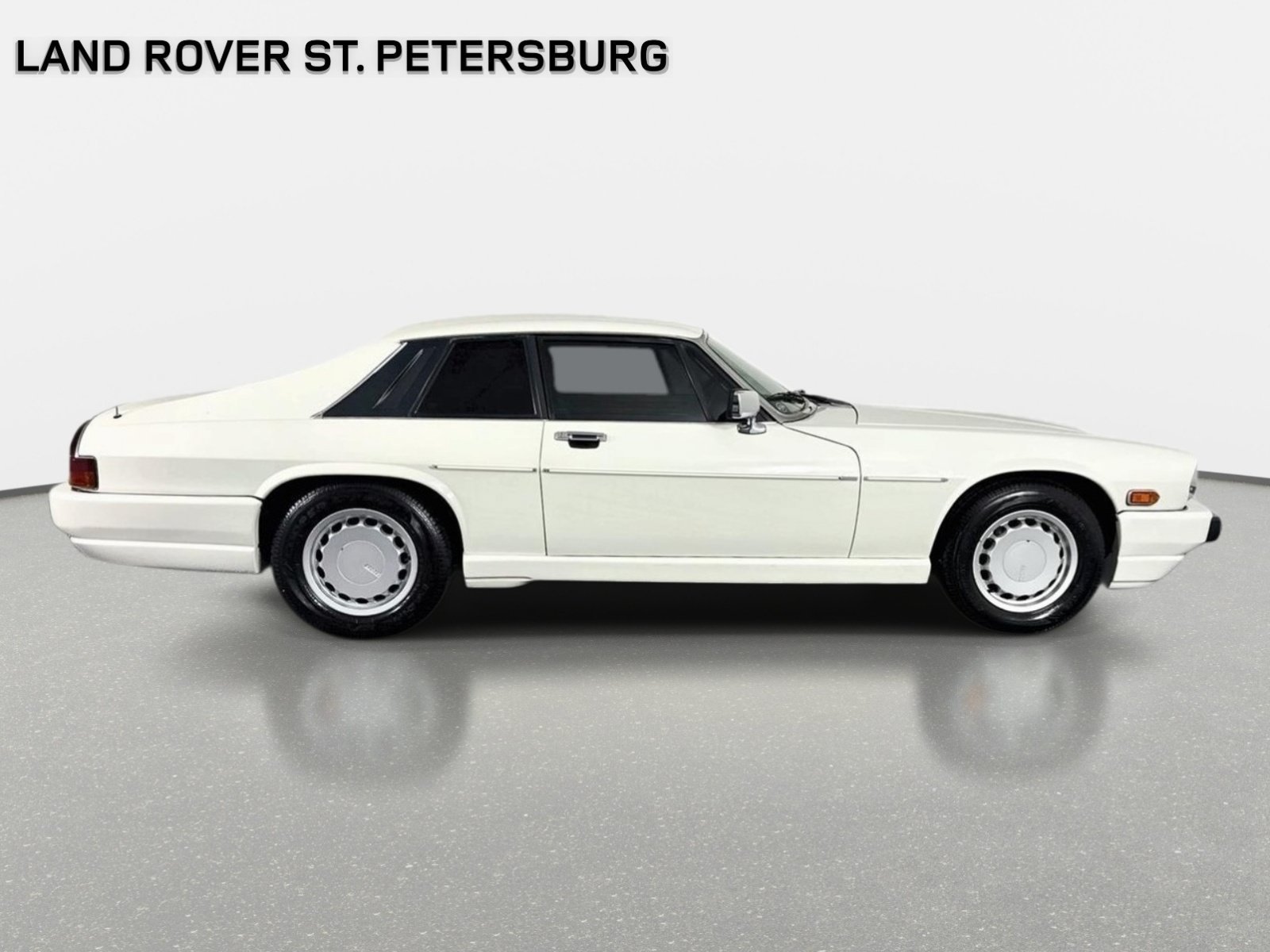 Used 1991 White Jaguar V12 image 4