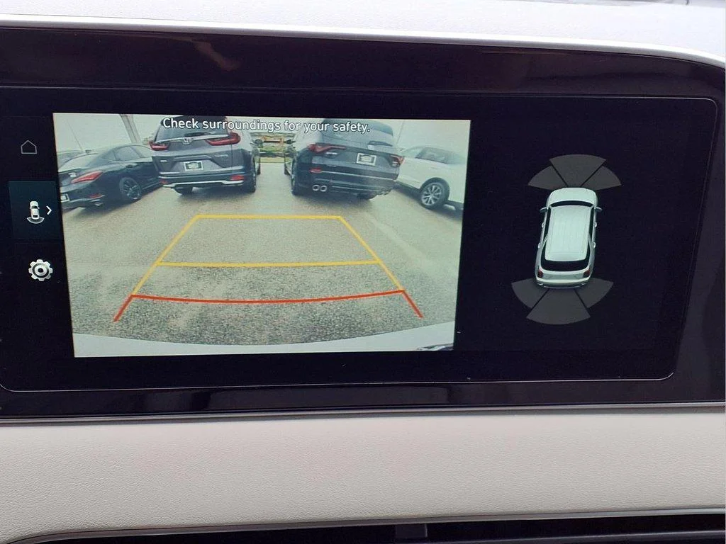 Used 2022 Hyper White Hyundai SEL image 14
