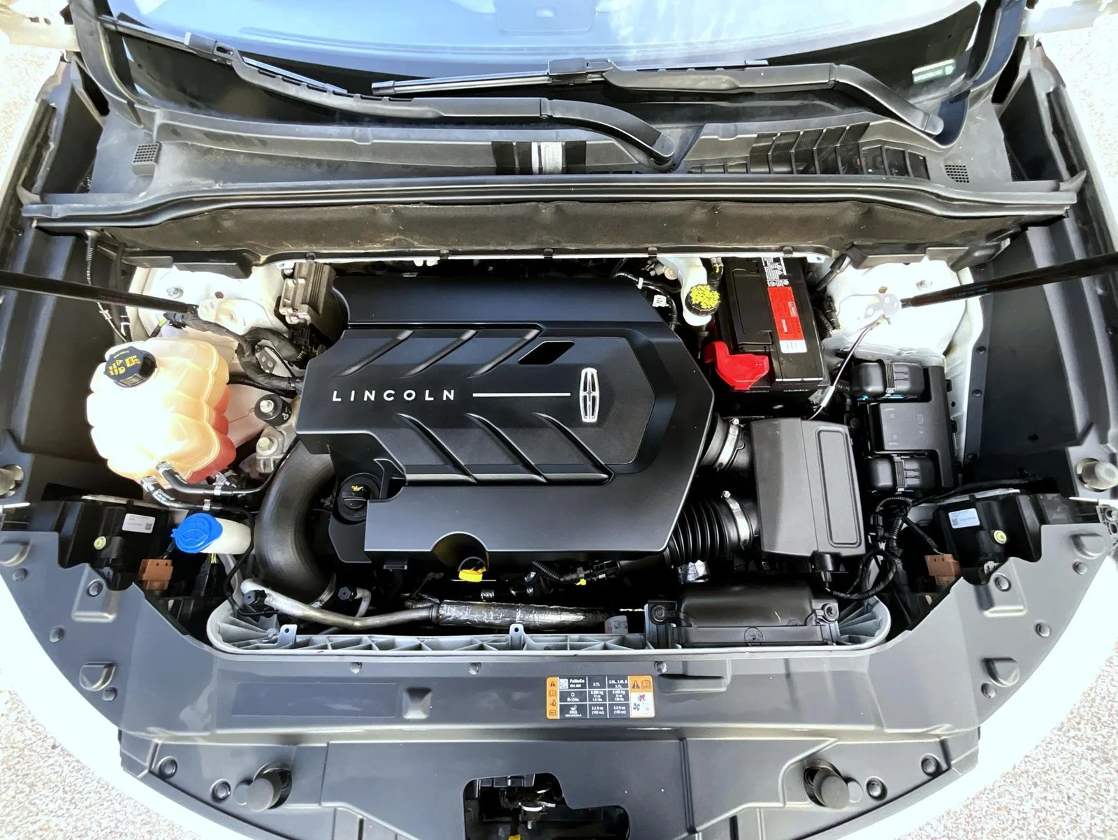 Used 2017 White Lincoln Reserve image 26