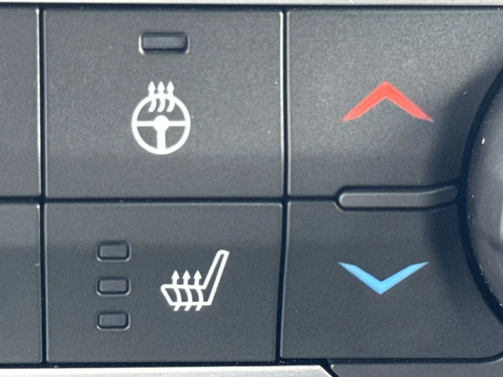 Used 2025 Blue Jeep High Tide image 30