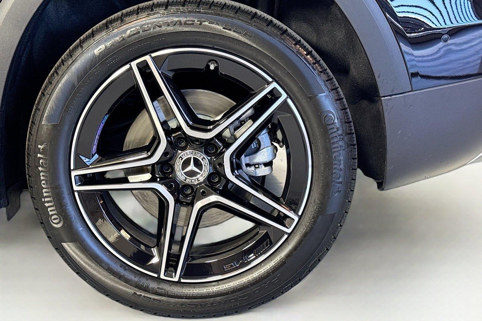 New 2026 Night Black Mercedes-Benz GLB 250 image 29