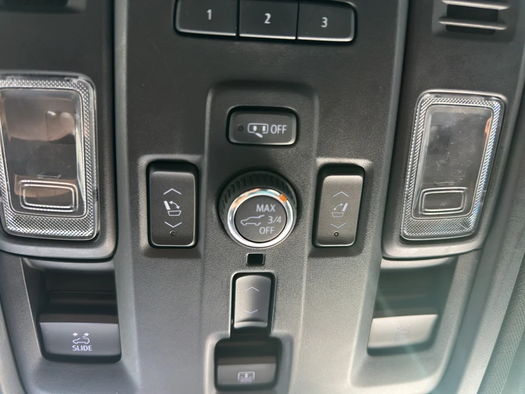 Used 2021 White Frost Tricoat GMC Denali image 16