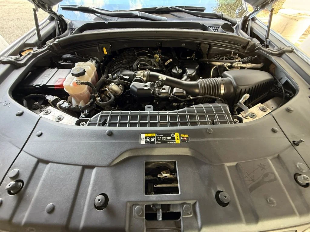Used 2025 Silver Jeep Altitude image 20