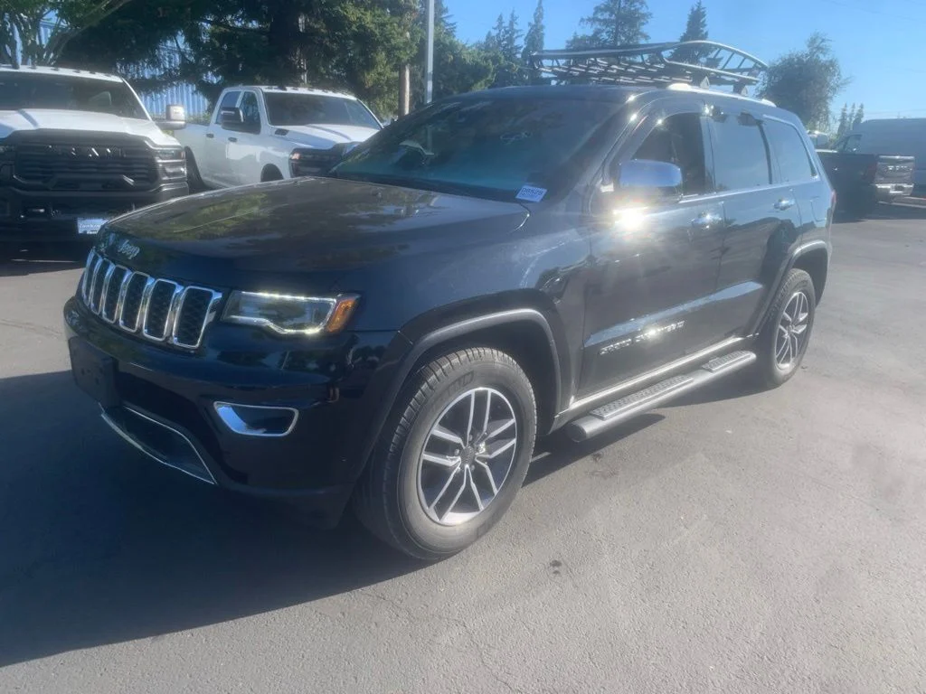 Used 2022 Diamond Black Crystal Pearlcoat Jeep Limited image 1
