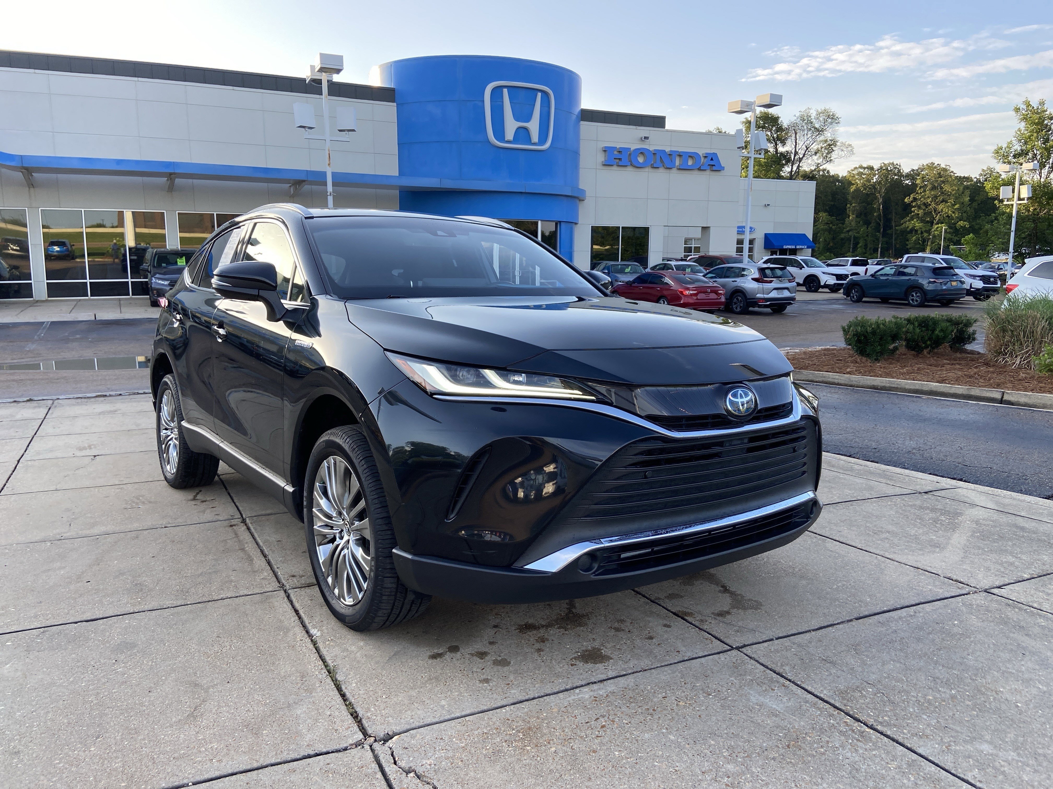 Pre-Owned 2021 Toyota Venza XLE Sport Utility in Ridgeland