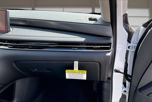 New 2027 RADIANT WHITE INFINITI LUXE image 16