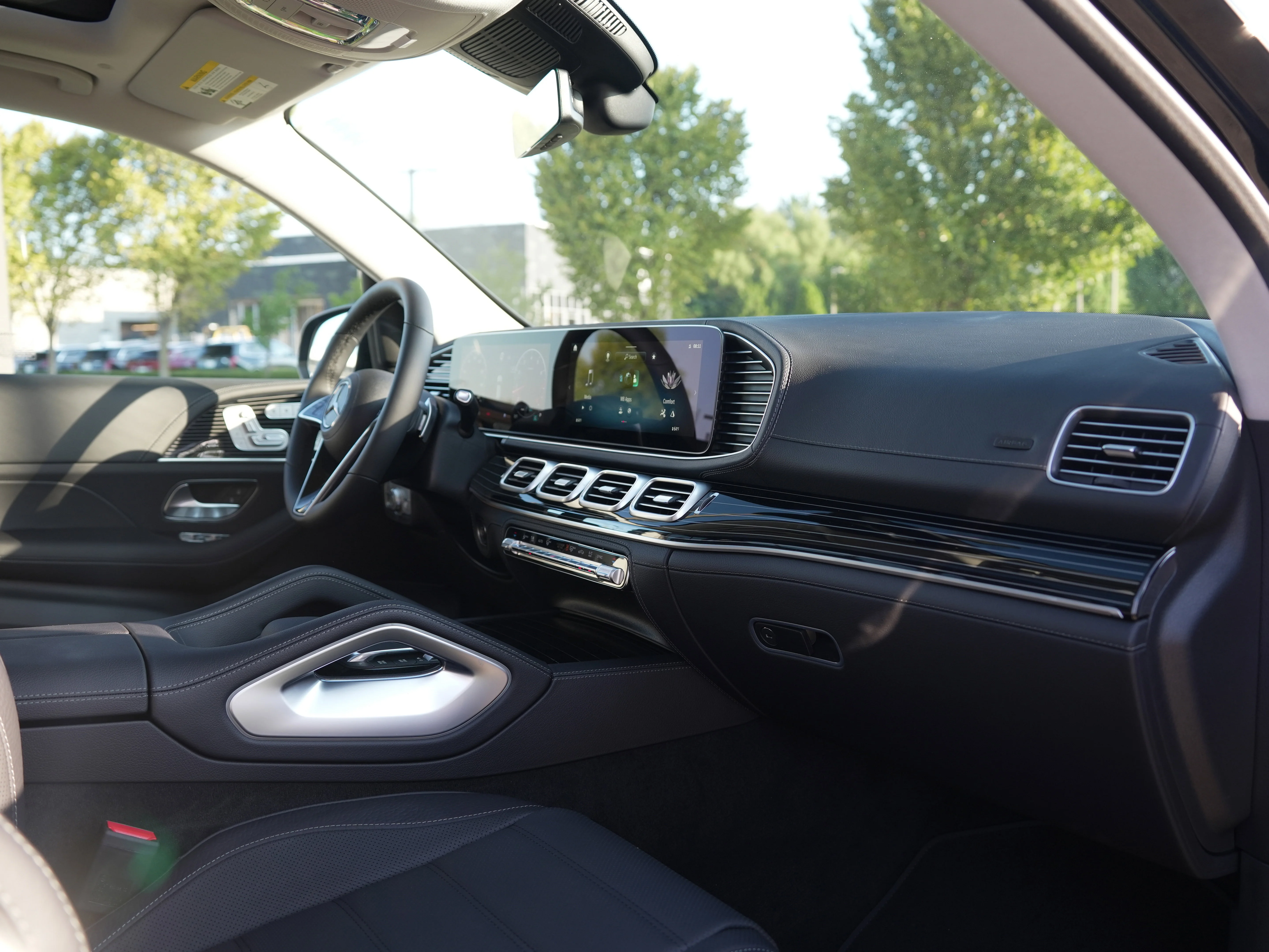 New 2026 OBSIDIAN BLACK Mercedes-Benz GLE 580 image 42