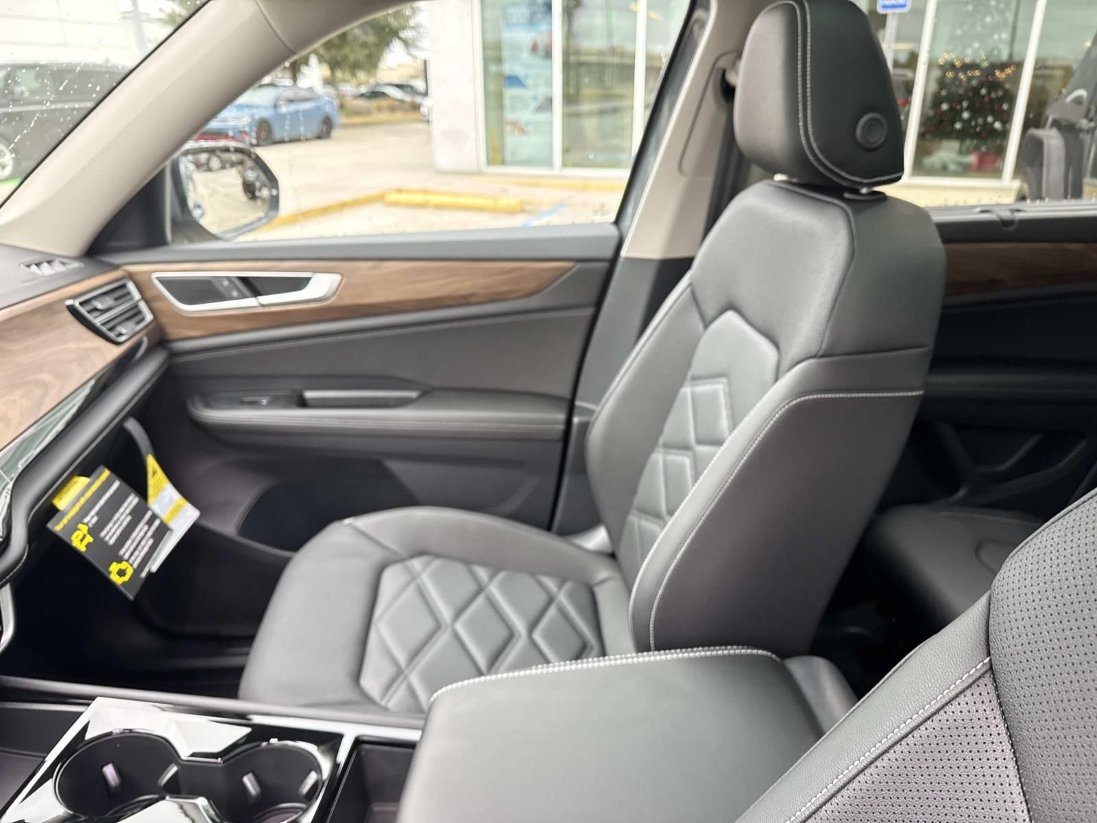 2026 Volkswagen Atlas SE w/Tech - Photo 10