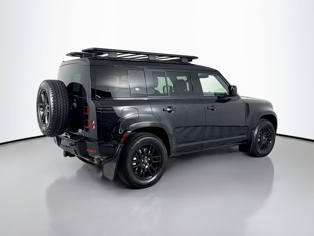 Certified Used 2022 Black Land Rover X-Dynamic SE image 9