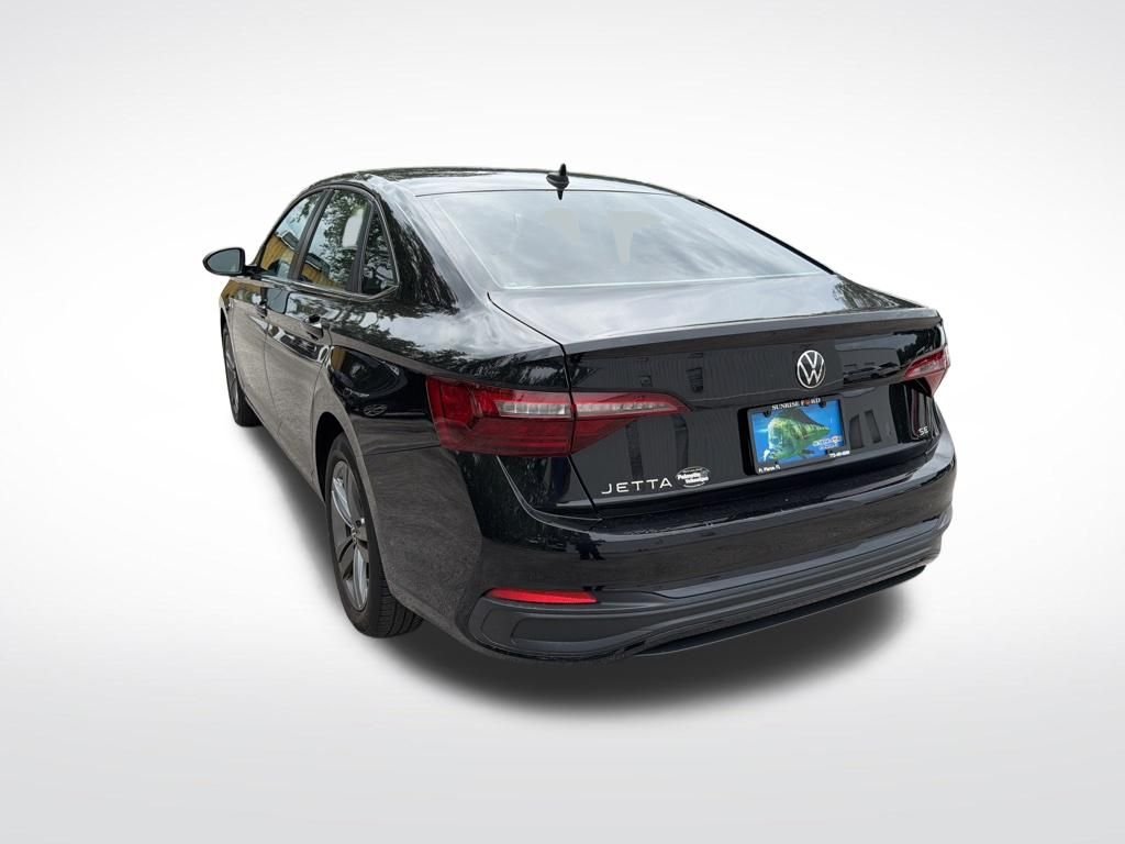 Certified Used 2023 Black Volkswagen 1.5T SE image 6