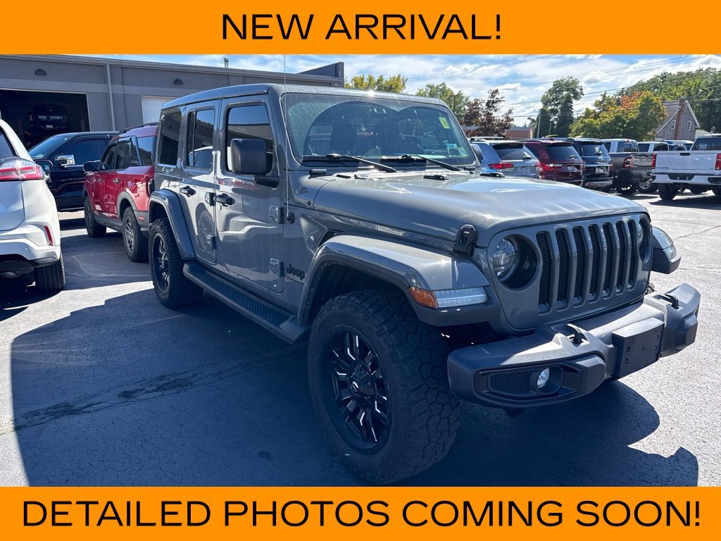 Used 2023 Gray Clearcoat Jeep  image 2