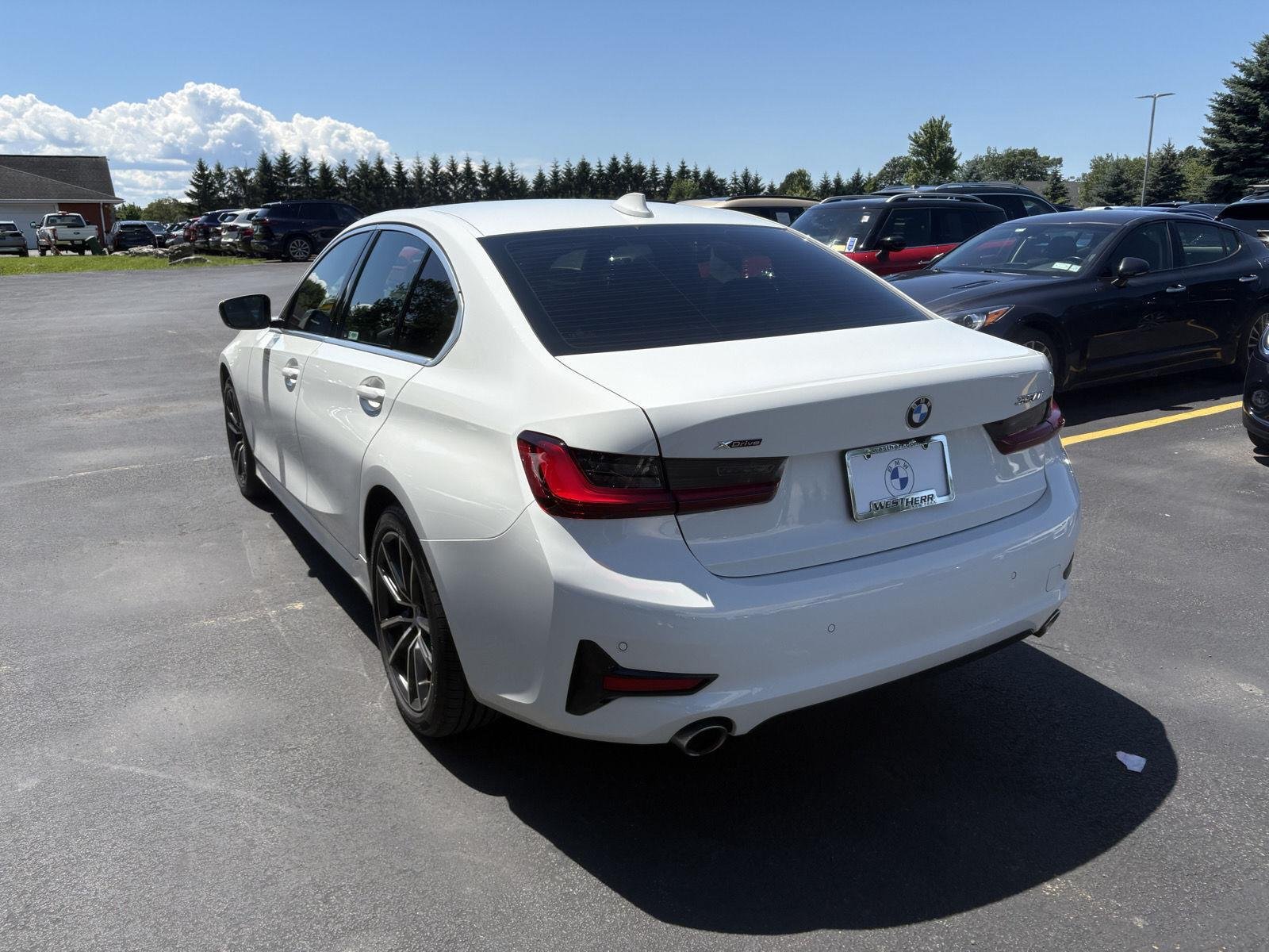 Used 2022 Alpine White BMW 330i xDrive image 5