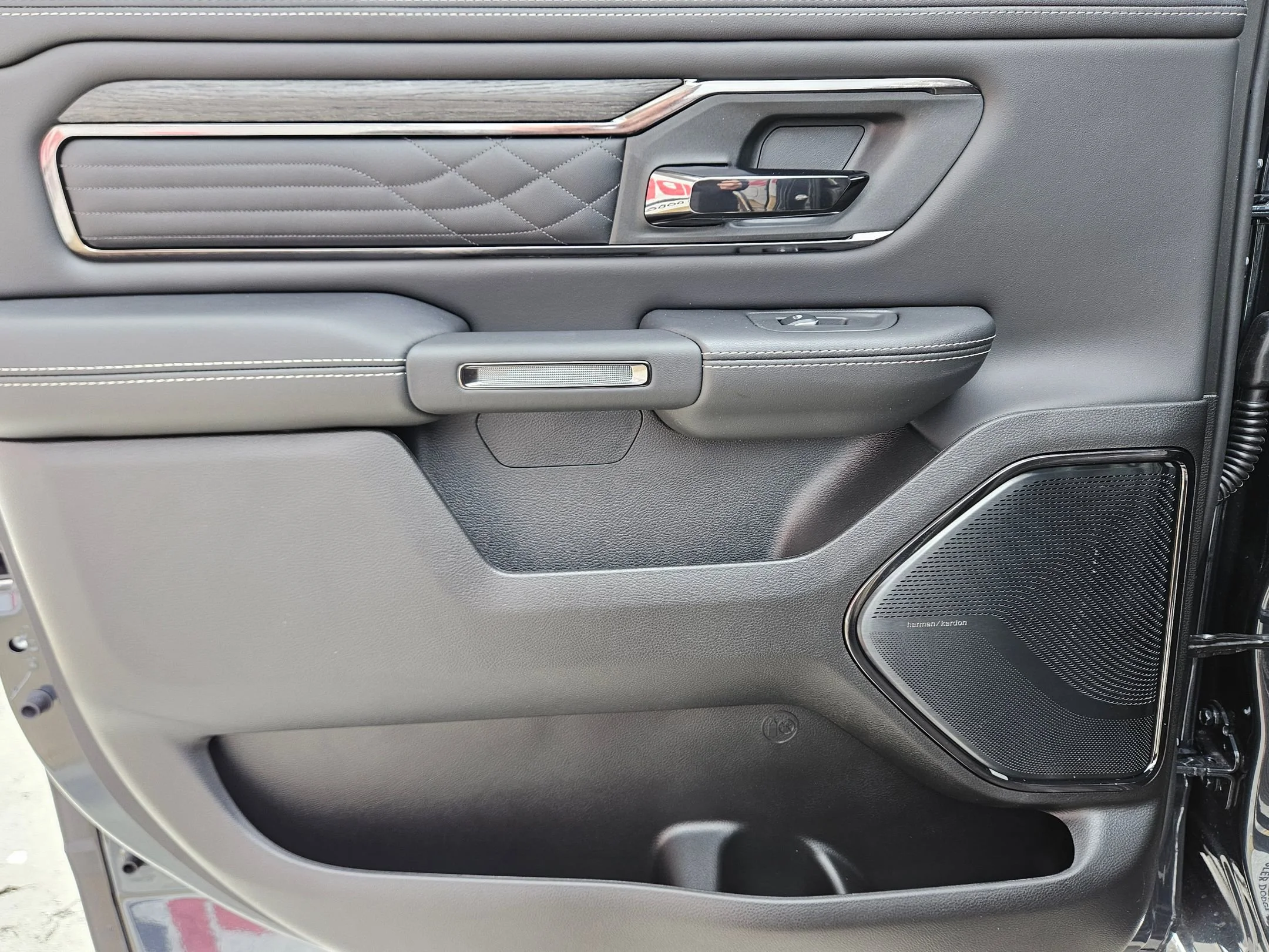 2026 RAM 1500 Limited - Photo 22