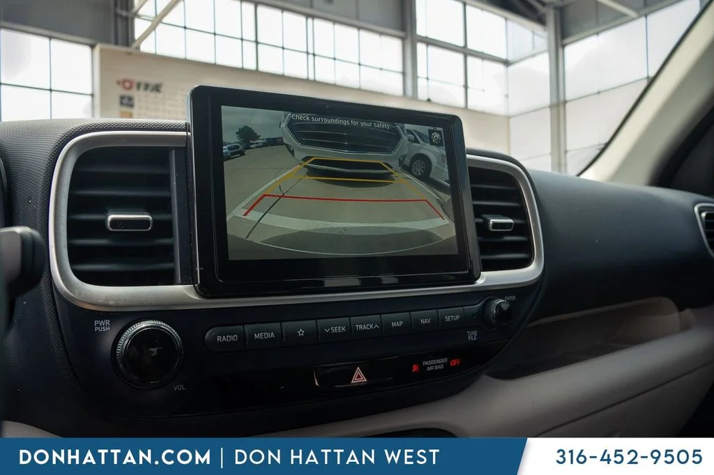 Used 2022 White Hyundai Limited image 10