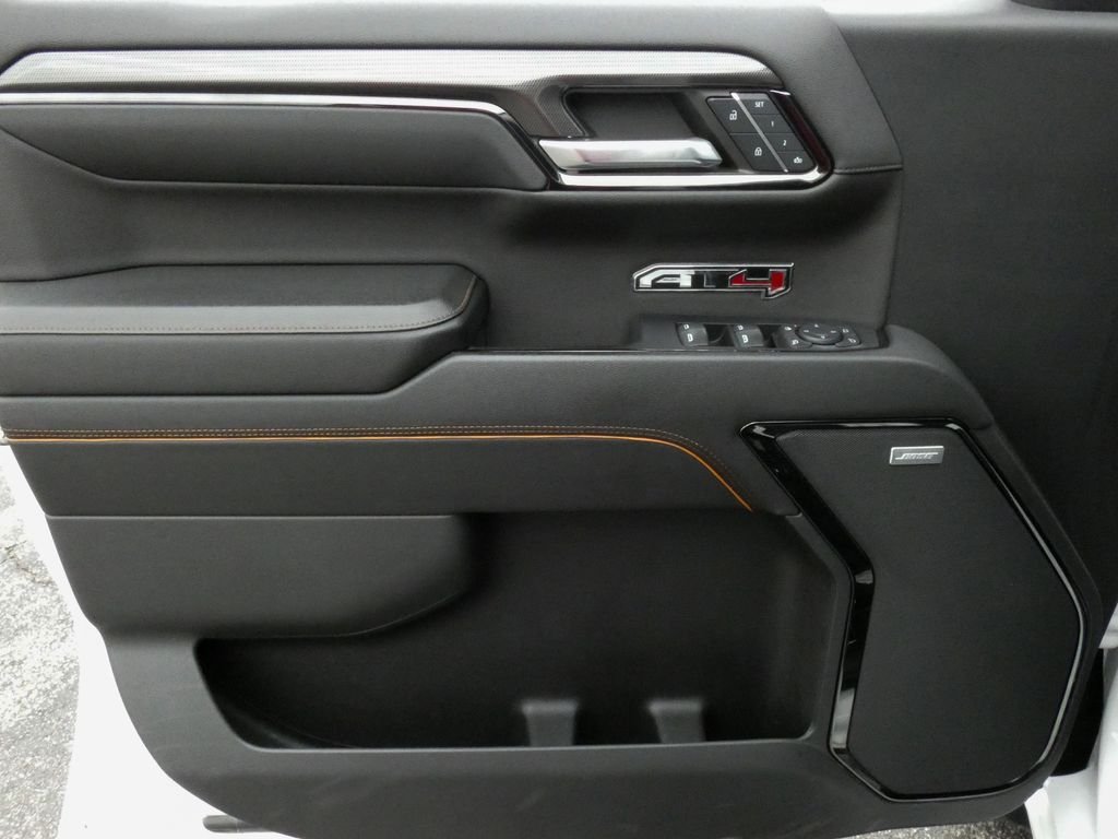 Used 2023 White GMC AT4 image 8