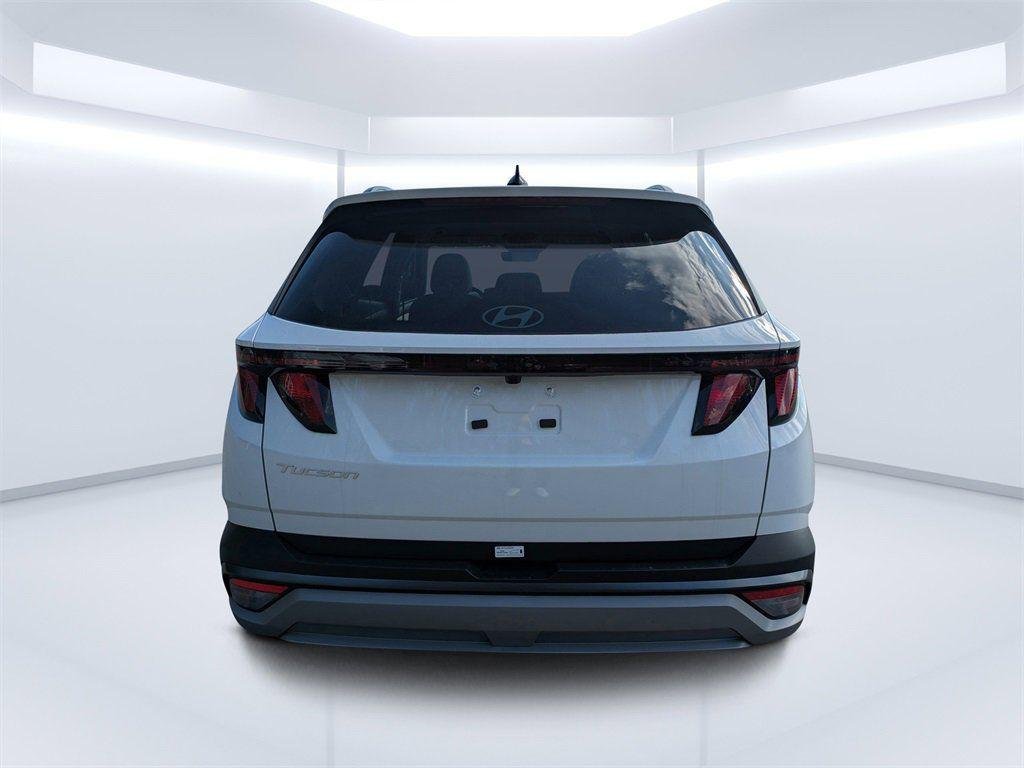New 2026 White Hyundai SEL FWD image 4
