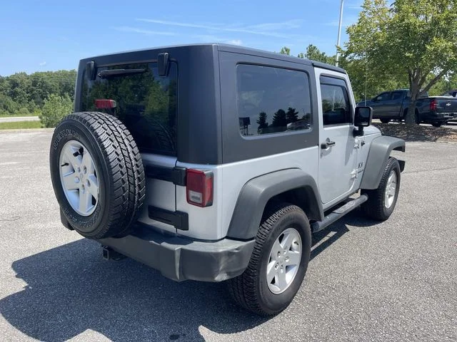 Used 2008 Silver Jeep X image 3