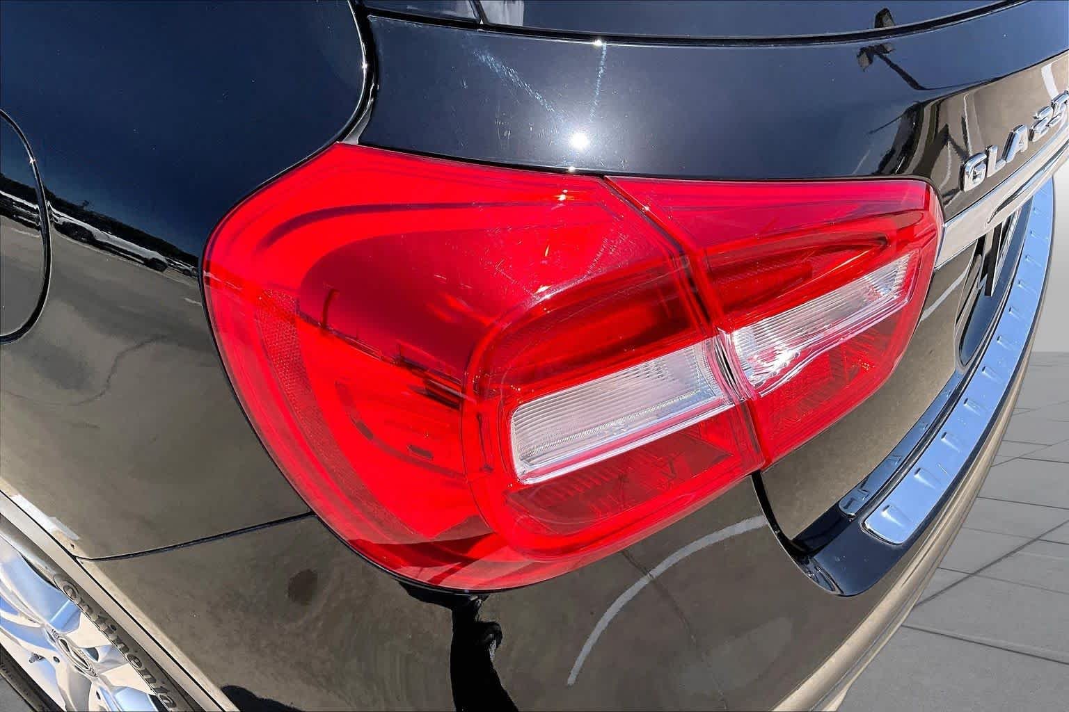 Used 2018 Night Black Mercedes-Benz GLA 250 image 27