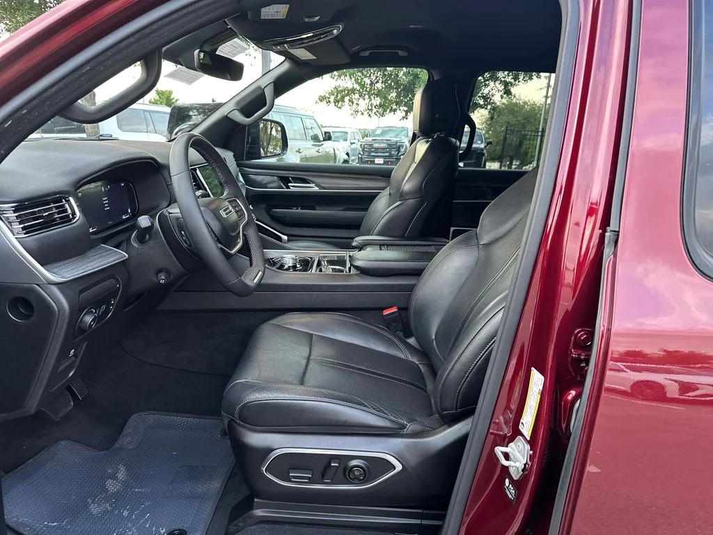 Used 2023 Red Jeep Series II image 9