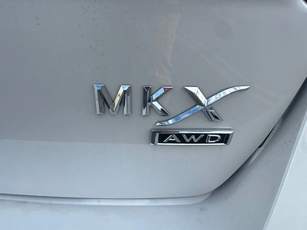 Used 2015 White Lincoln Base image 57