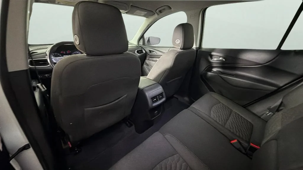 Used 2018 IRIDESCENT PEARL TRICOAT Chevrolet LT image 26