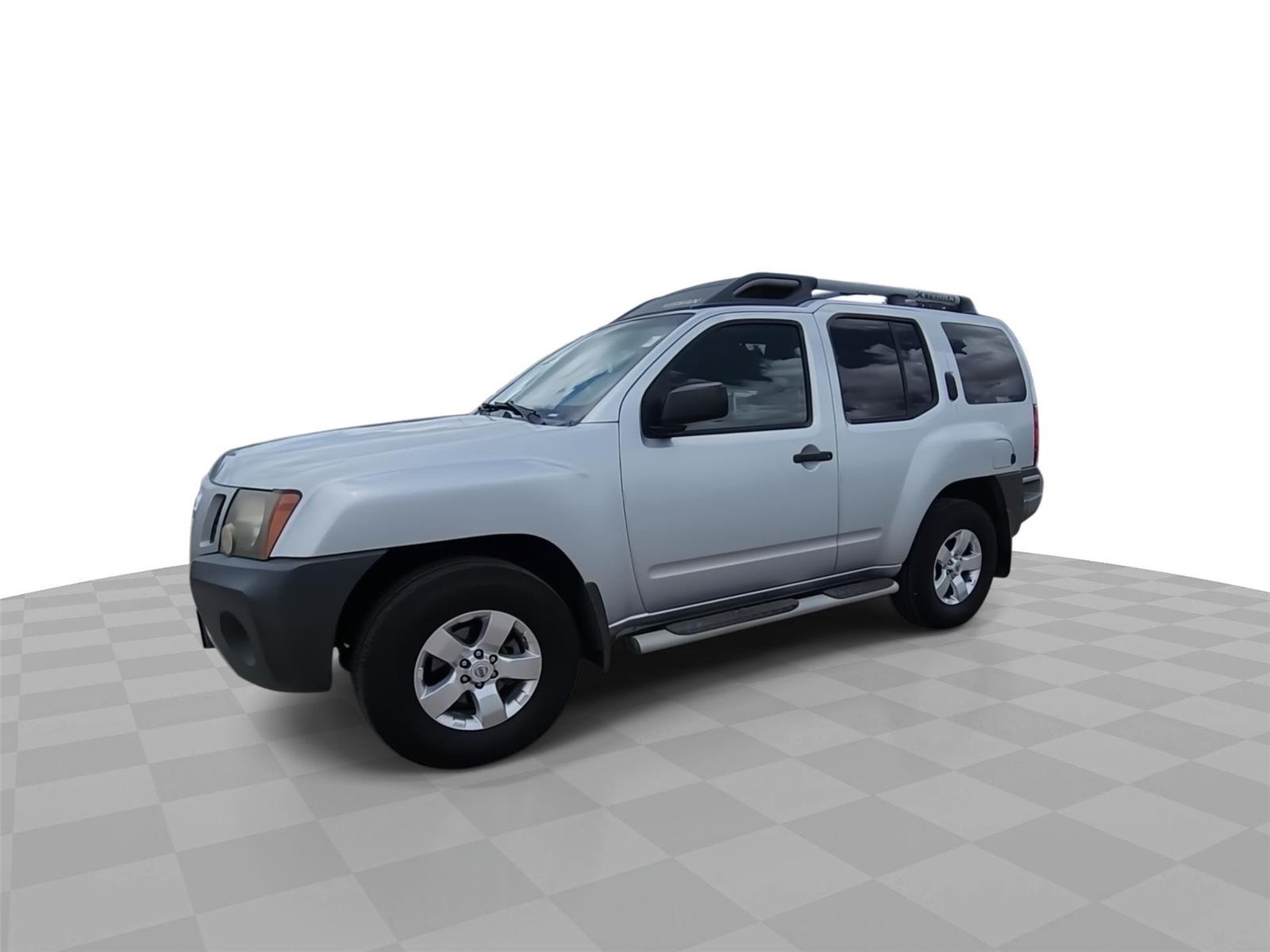 Used 2010 Silver Nissan S image 4
