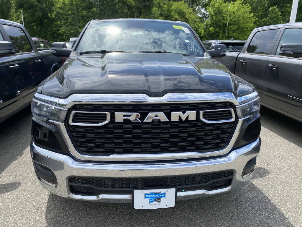 New 2025 Diamond Black Crystal Pearl-Coat Exterior Paint RAM Big Horn/Lone Star image 2
