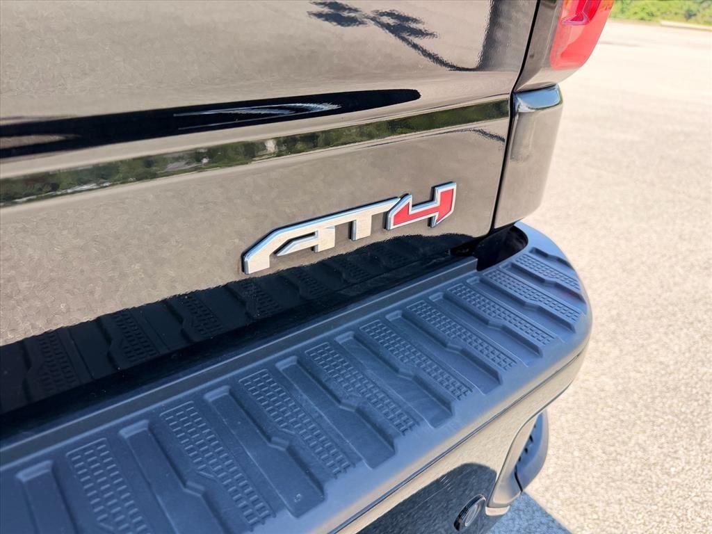 Used 2022 Onyx Black GMC AT4 image 8