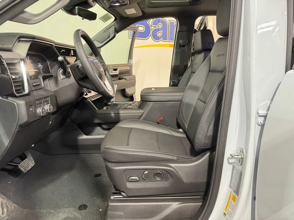 2026 GMC Sierra 3500HD Denali - Photo 13