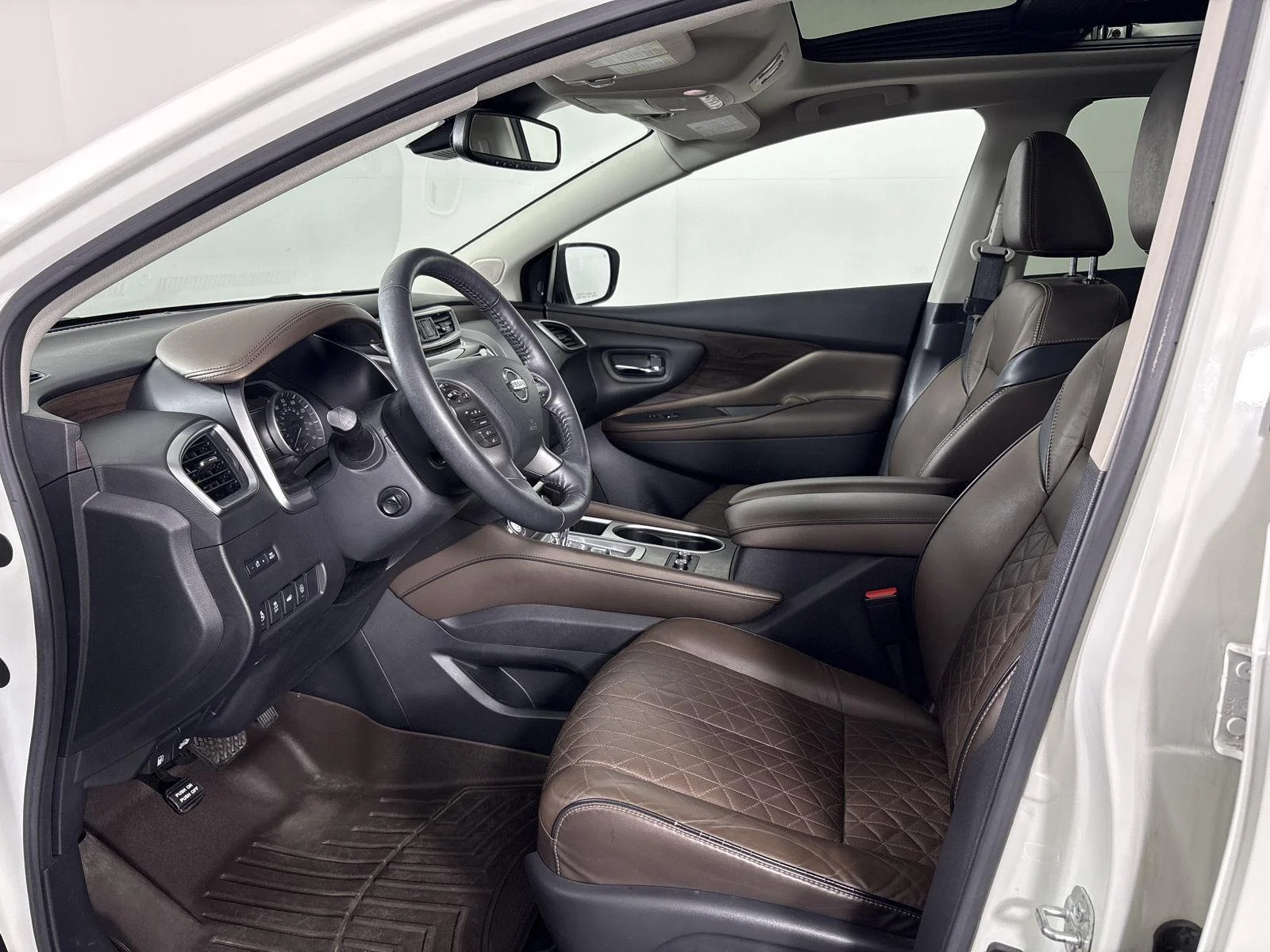 Used 2020 Pearl White Tricoat Nissan Platinum image 7