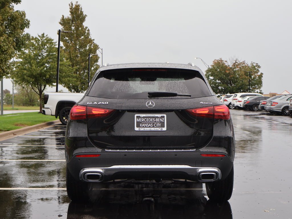 New 2026 Night Black Mercedes-Benz GLA 250 image 6