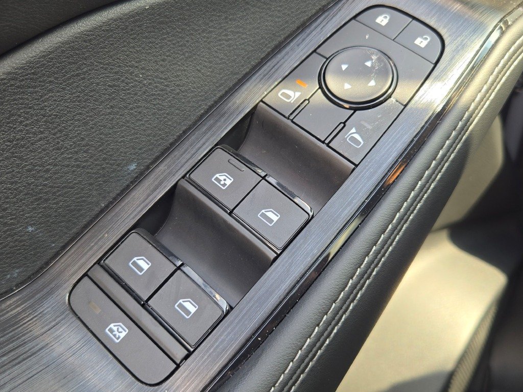 New 2026 Boulder Gray Pearl / Super Black Two-tone Nissan Platinum image 30