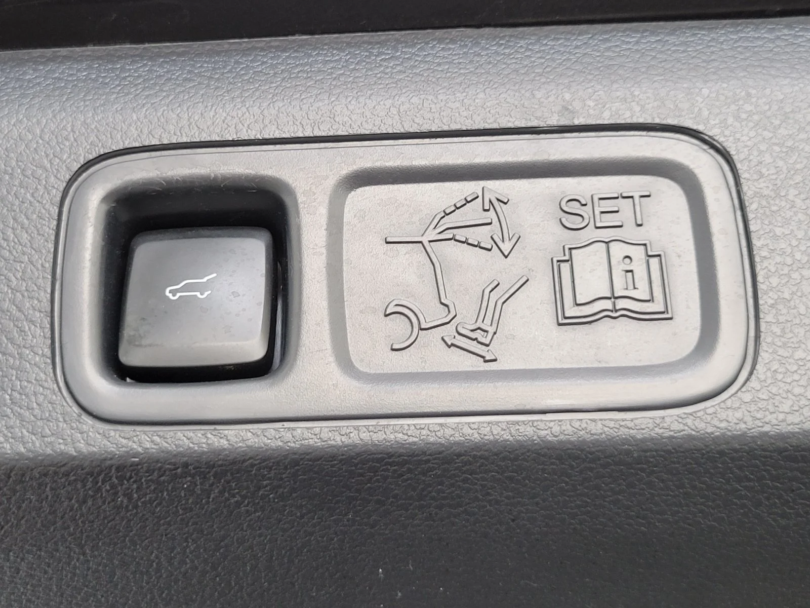 Used 2024 Gray Ford XLT image 32