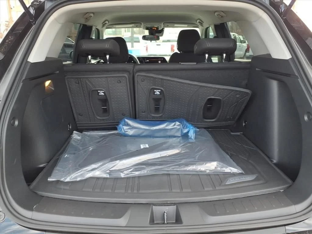New 2026 Mosaic Black Metallic Chevrolet LT image 22