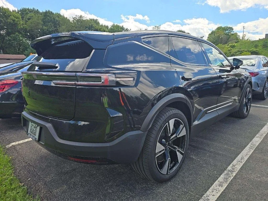 Used 2025 Space Metallic Polestar  image 2