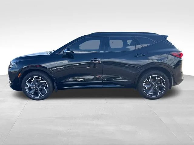 Used 2021 BLACK Chevrolet RS image 2