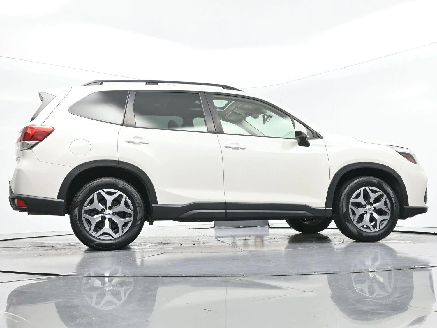 Used 2021 Crystal White Pearl Subaru Premium image 53