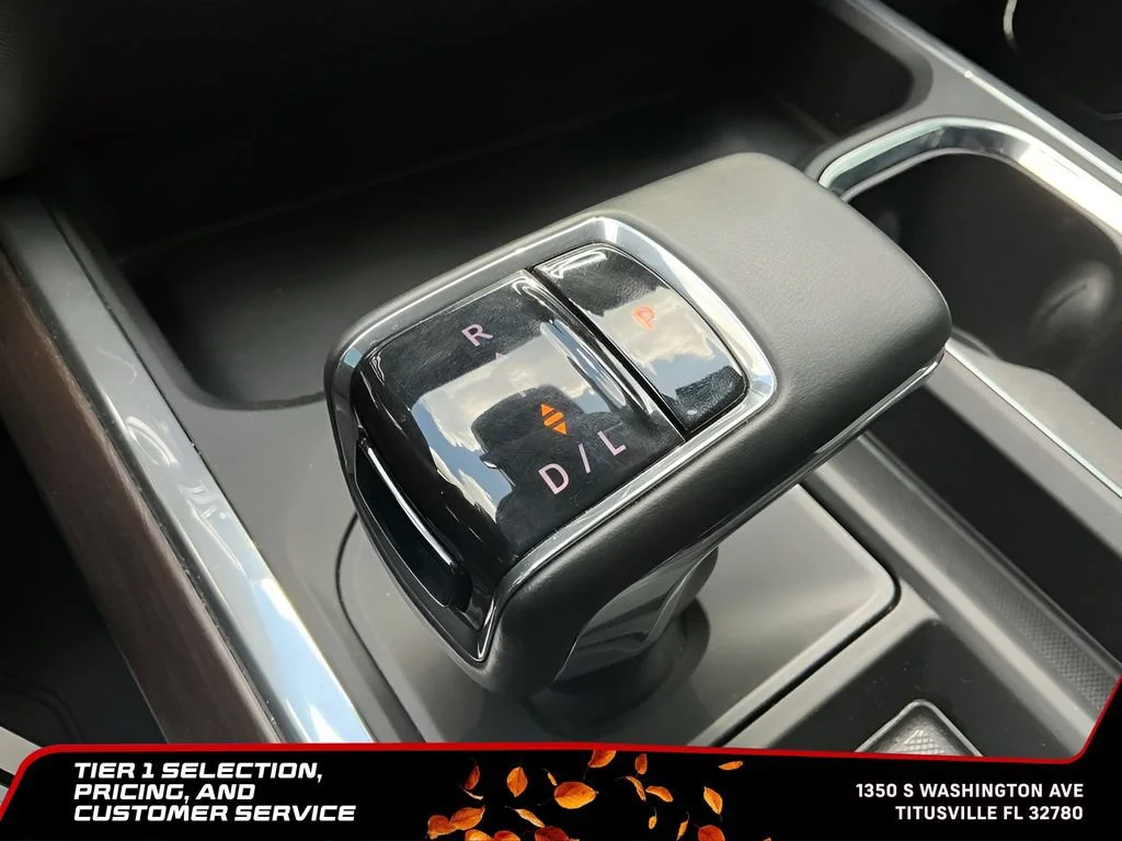 Used 2025 Titanium Rush Metallic GMC SLT image 29