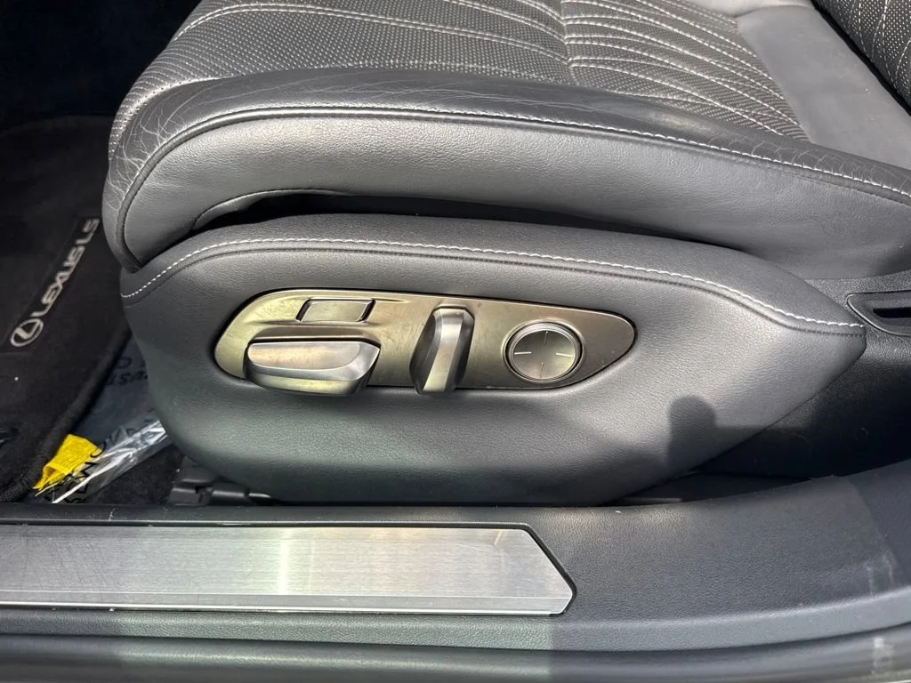 Used 2018  Lexus LS 500 image 10