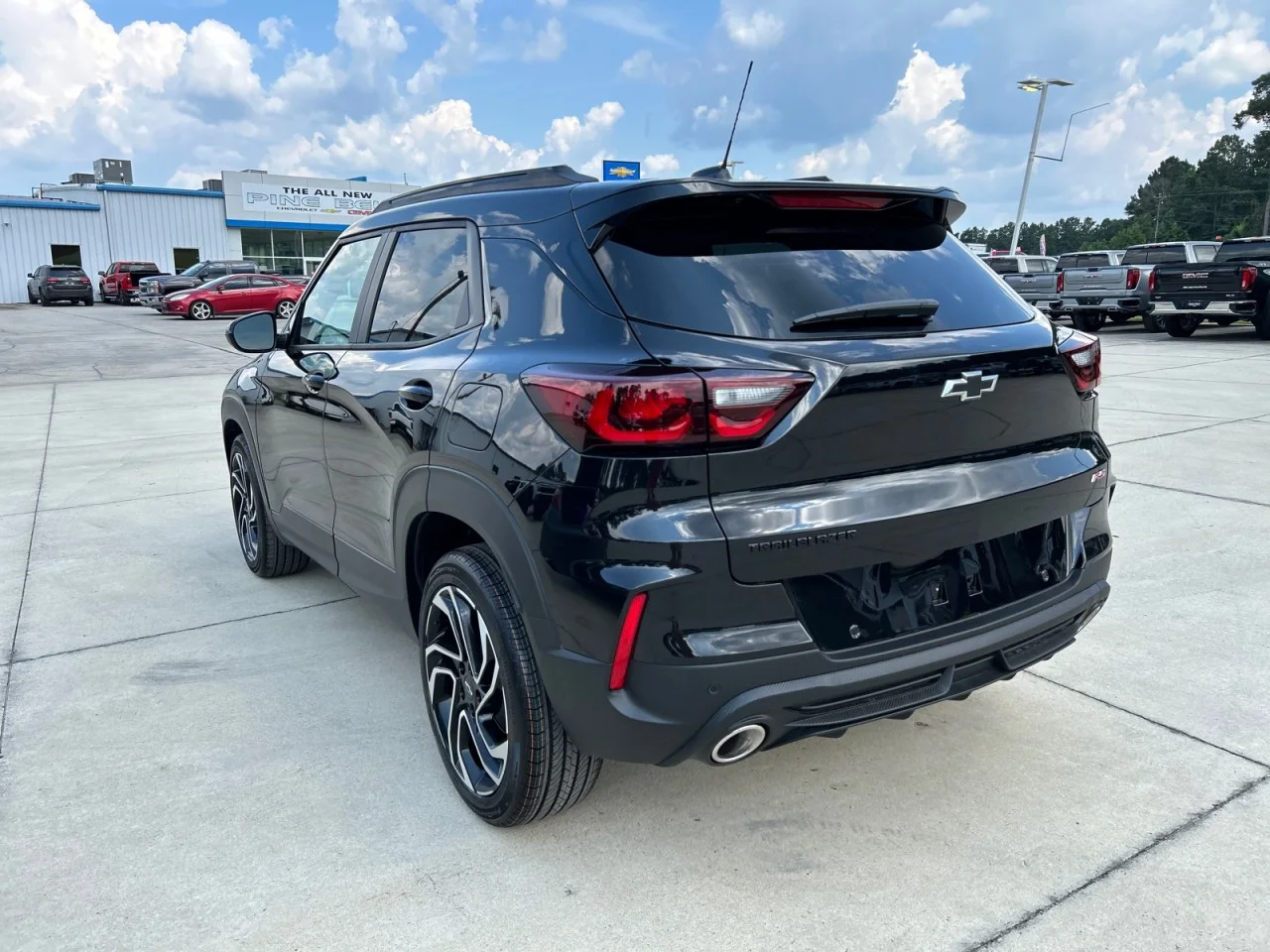 New 2026 Mosaic Black Metallic Chevrolet RS image 4